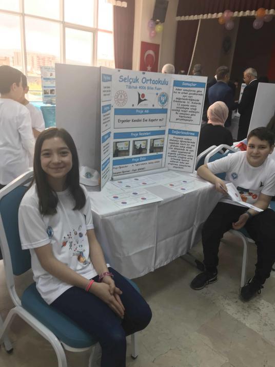 Ergenler Kendini Eve Kapatır mı? Tübitak 4006 Bilim Fuarı Projesi